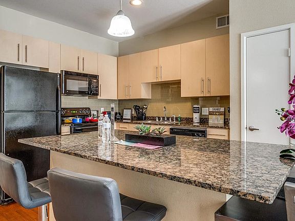 5th image of 2819 N Fitzhugh Ave #Id1035213p