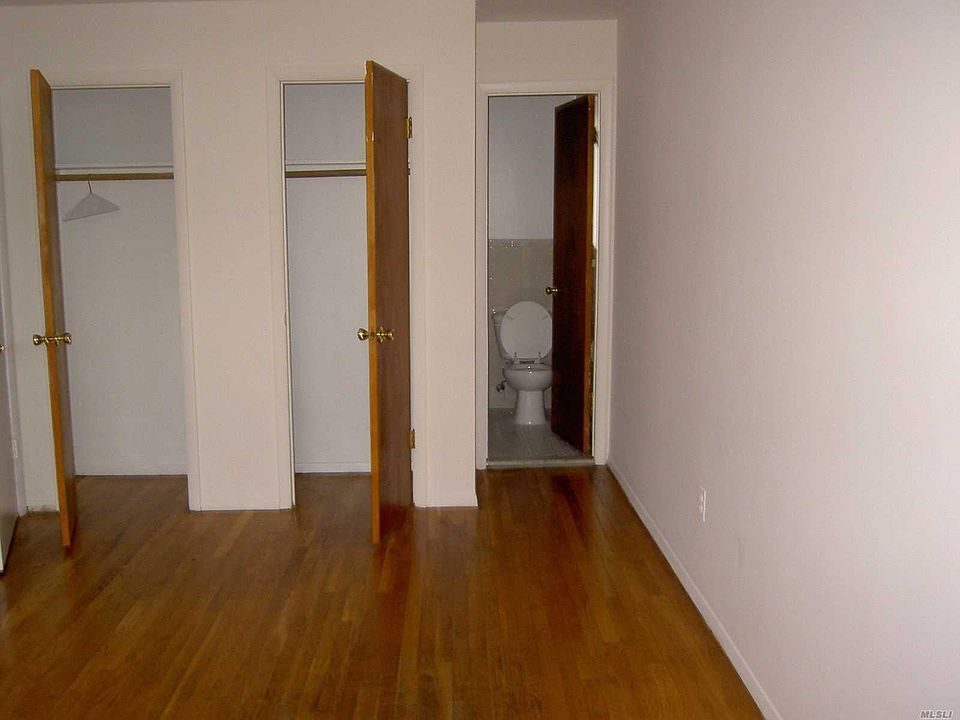 1st image of 11907 28th Ave #3