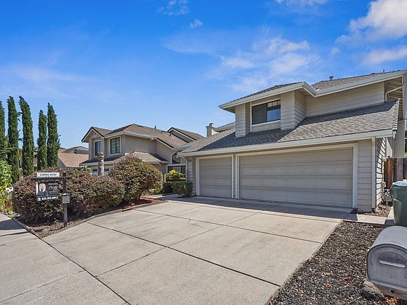 2nd image of 4840 Highlands Way