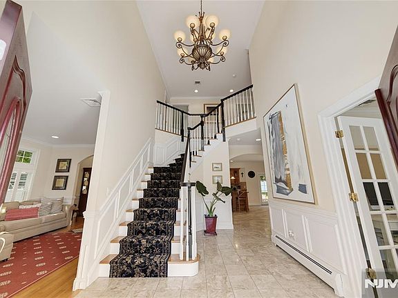2nd image of 52 Robinhood Avenue