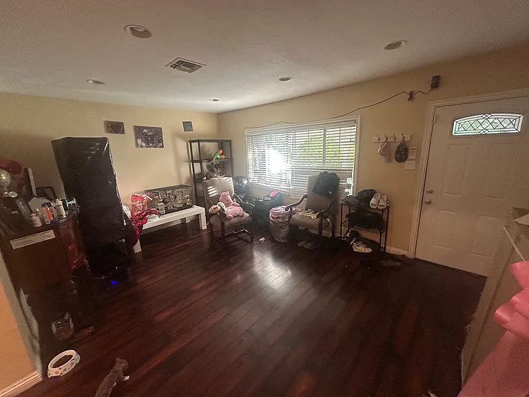 7438 Milwood Ave — Photo 16