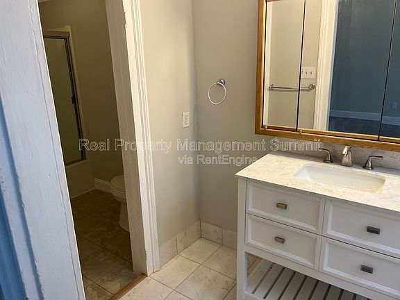 3rd image of 401 N Augusta St #B