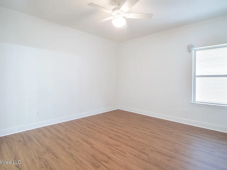 126 Miramar Ave — Photo 11