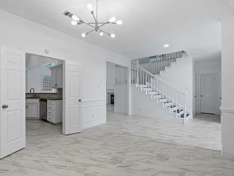 305 W Mill Valley Dr — Photo 8