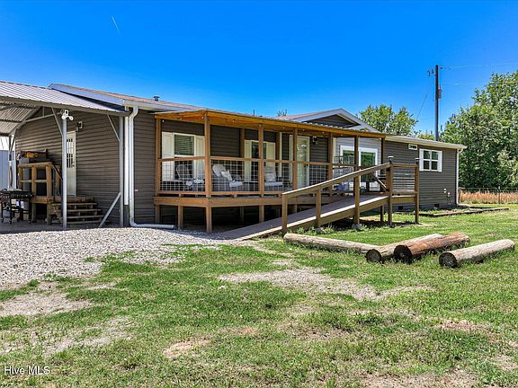 3rd image of 756 Blythe Road