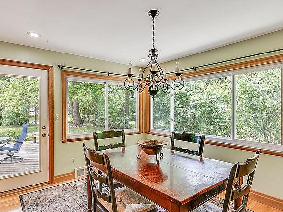 2nd image of 18805 Cambridge Blvd
