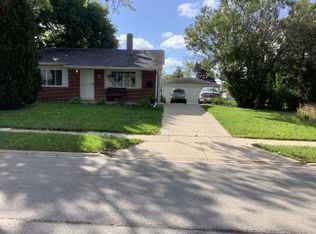 73 E Drummond Ave, Glendale Heights, IL 60139