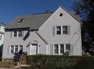 728 Park St #2L, Bridgeport, CT 06608