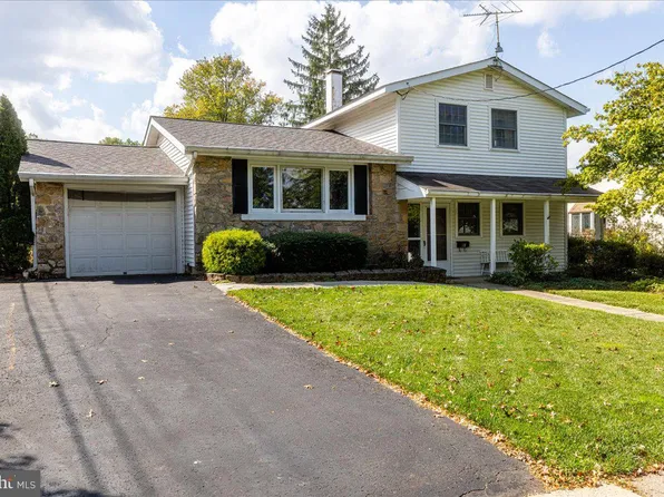 18 Indian Valley Ln, Telford, PA 18969