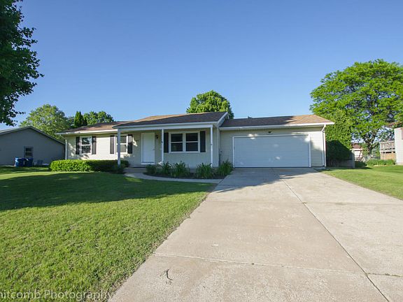 2nd image of 923 Beauford Dr SE