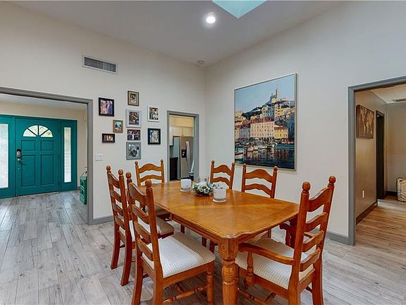 3rd image of 1023 S Pointe Alexis Dr