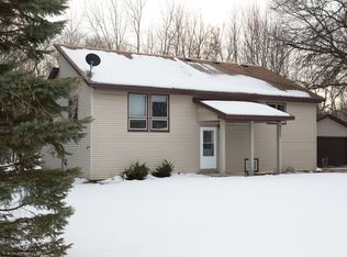 4989 262nd St, Wyoming, MN 55092