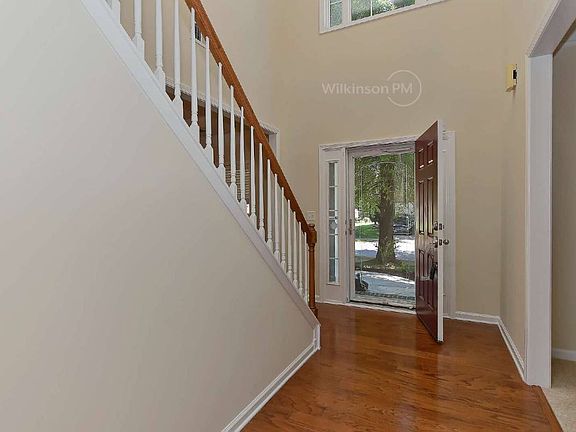 3rd image of 8827 Sedgeburn Dr