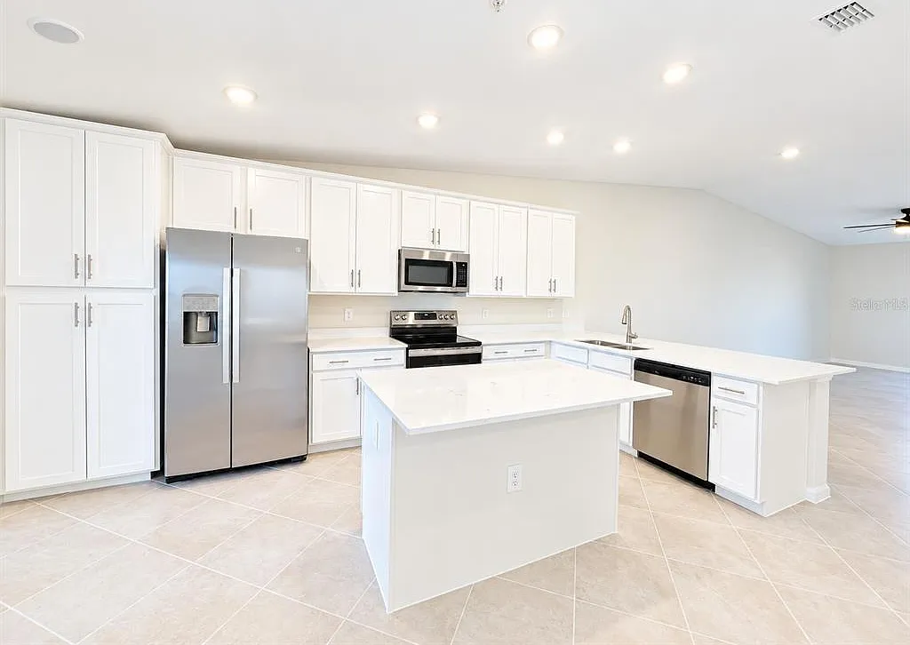 2 bed, 2.0 bath, 1355 sqft, $2,350 — Photo 3
