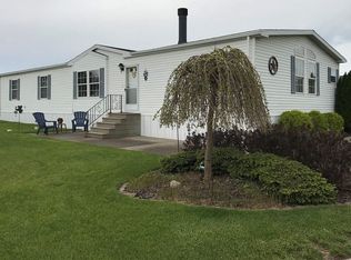 1274 Norwood Dr, Lockport, NY 14094