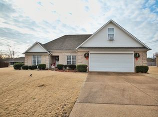 16 Goldmyth Cv, Jackson, TN 38305