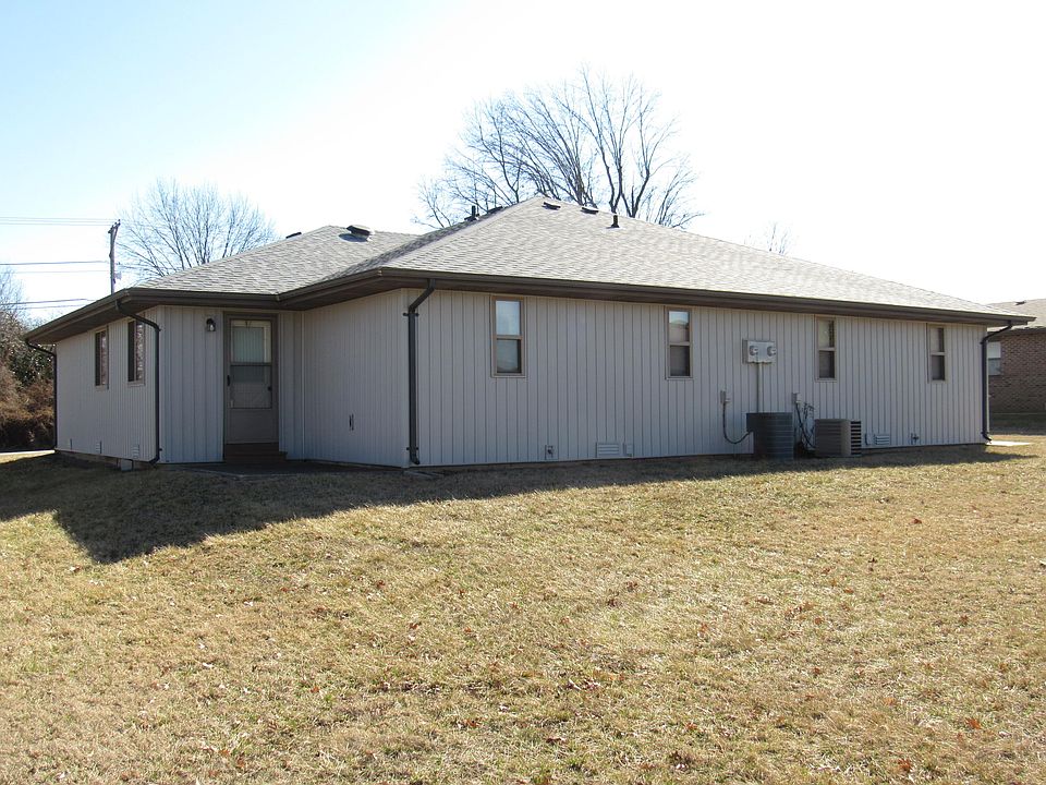 2nd image of 935 N Main Avenue