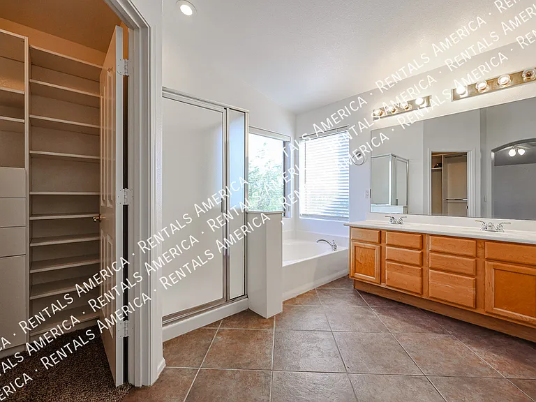 33251 N Symer Dr — Photo 23