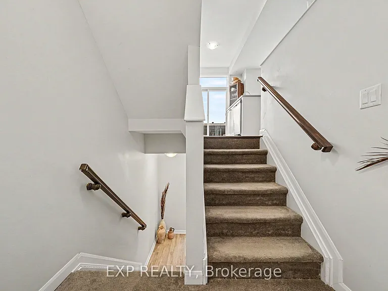108 Teelin Cir — Photo 5