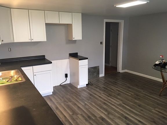 3rd image of 227 Sherman Ave