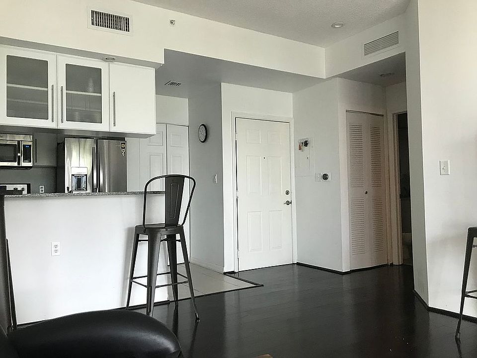 2nd image of 275 NE 18th St APT 304