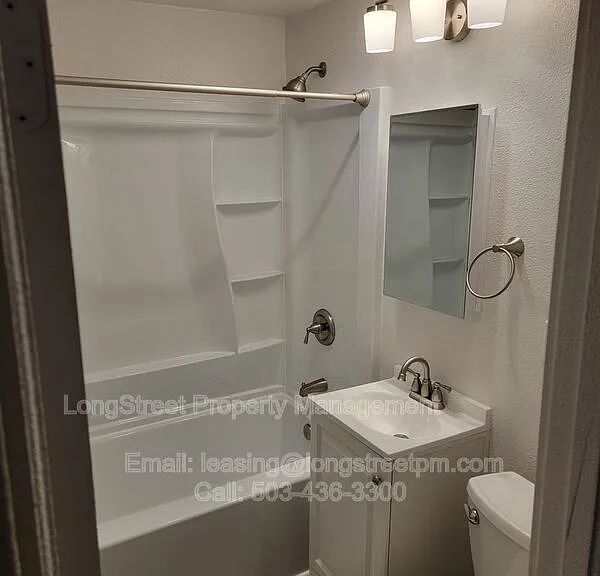 205 NW Kings Blvd #1 — Photo 8