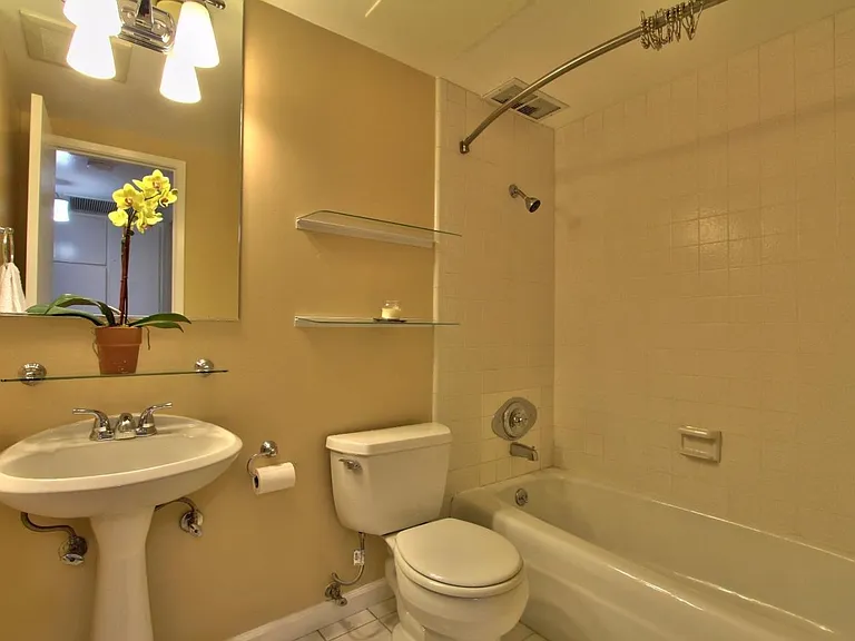 500 Glenwood Cir #413 — Photo 21