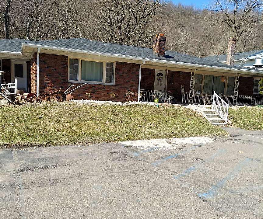 1st image of 630 S Hoffman Blvd