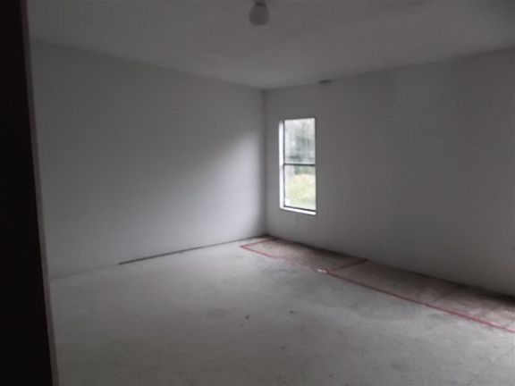 4th image of 1326 SE Hargrave St
