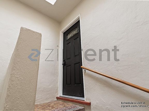 5th image of 4544 Cabrillo St #4544