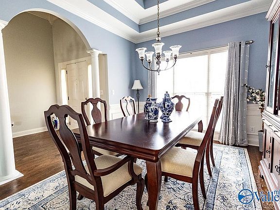 3rd image of 2606 Edgerton Dr SE
