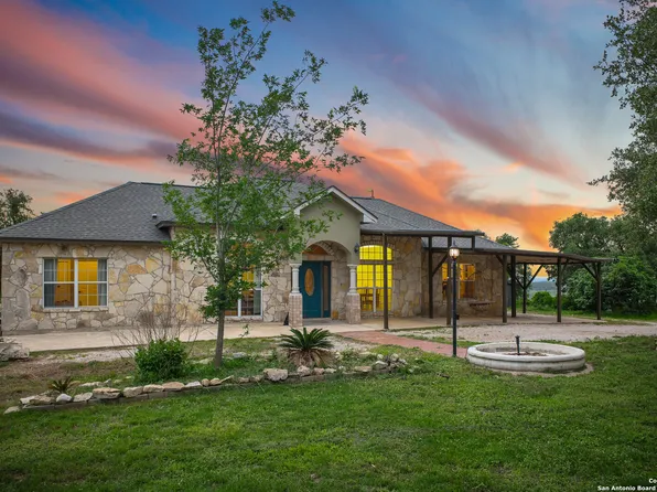 766 County Road 2651, Rio Medina, TX 78066