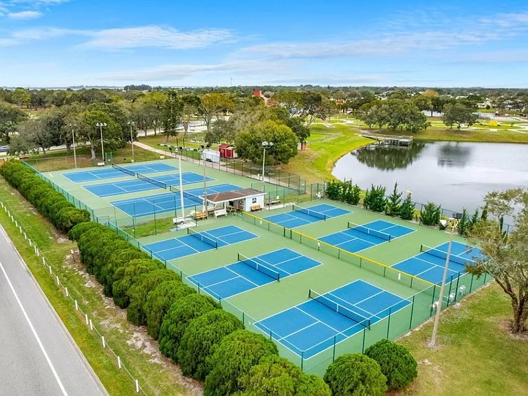 Pickelball and Tennis courts
