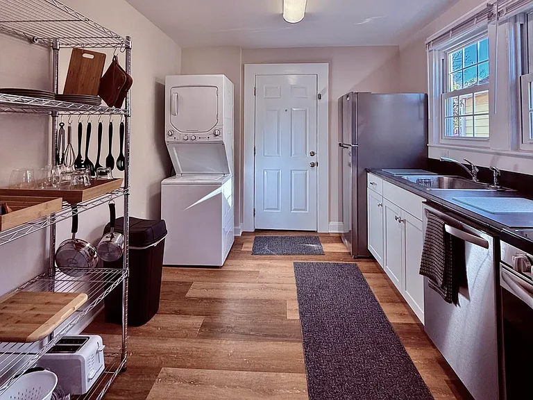 1102 N Buchanan Blvd #B — Photo 15