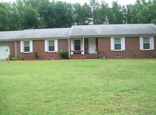 23241 Shands Dr, Courtland, VA 23837