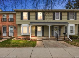 37589 Charter Oaks Blvd, Clinton Township, MI
