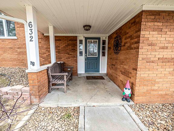 3rd image of 632 Forest Park Dr