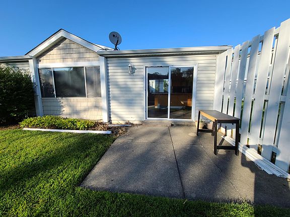 3rd image of 847 Oxford Pl #847