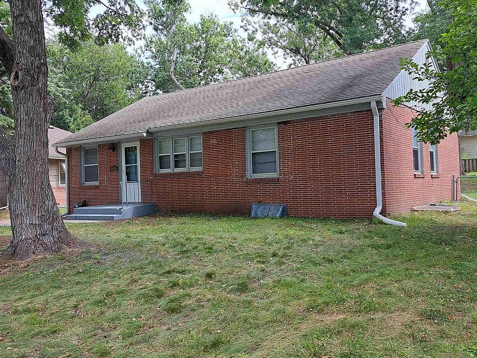 1st image of 2620 S 33rd St