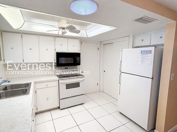 3rd image of 4133 Grayton Dr