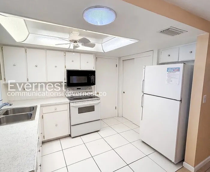 4133 Grayton Dr — Photo 3