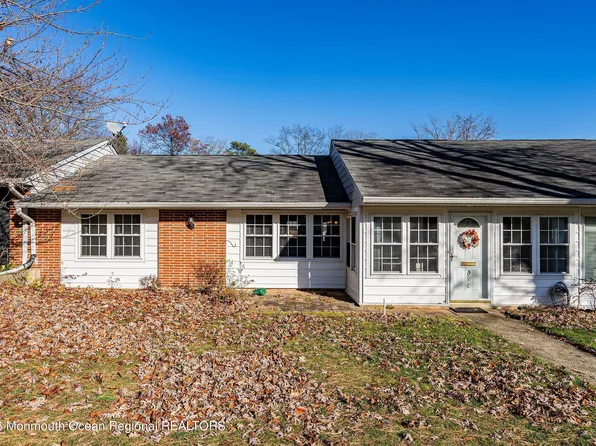 495C Thornbury Court, Lakewood, NJ 08701