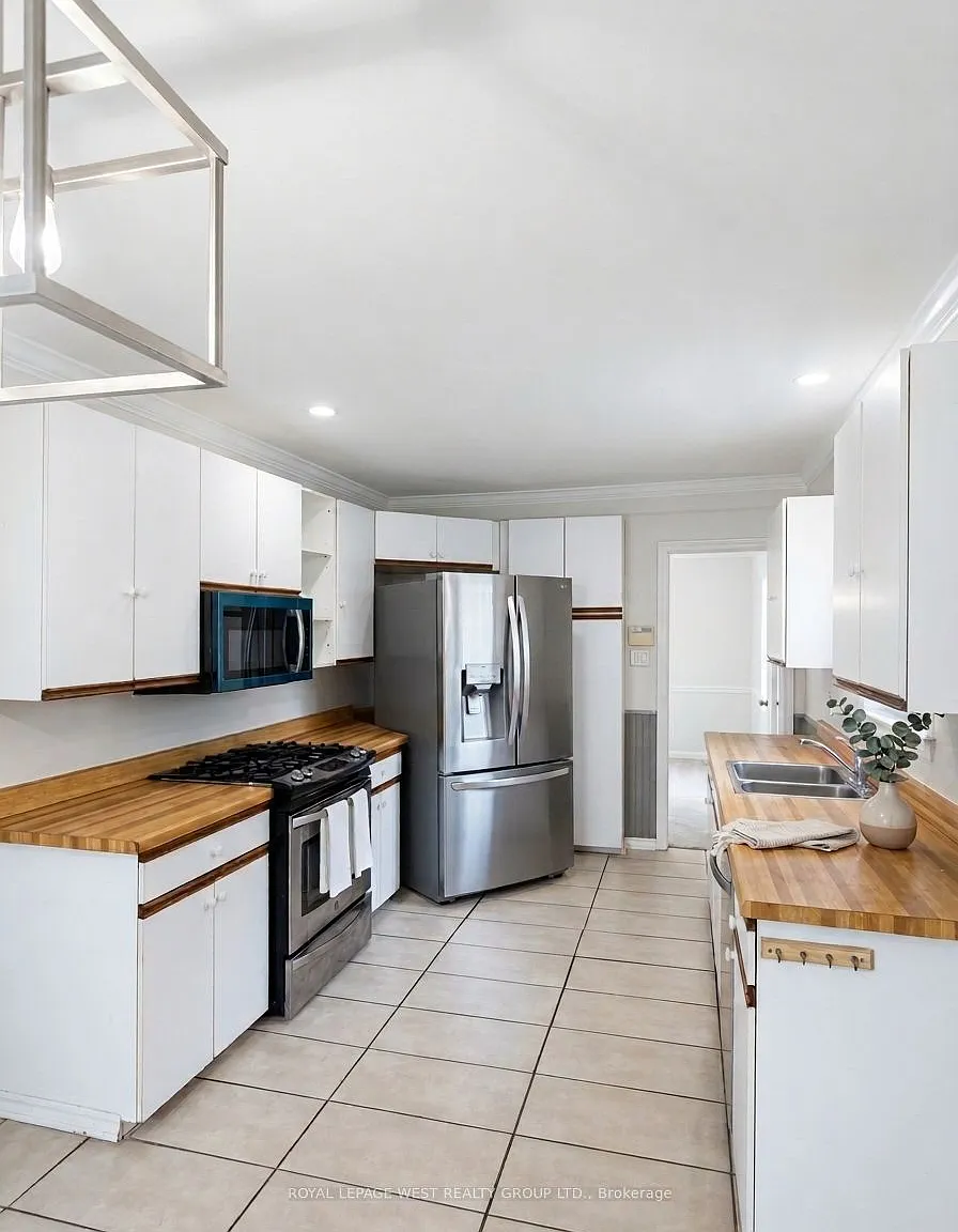 5 bed, $2,500 — Photo 3