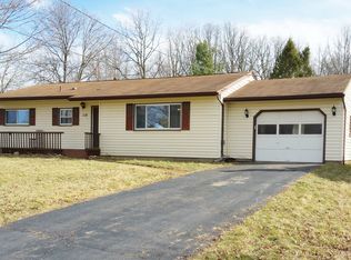 118 Green Clover Dr, Henrietta, NY 14467