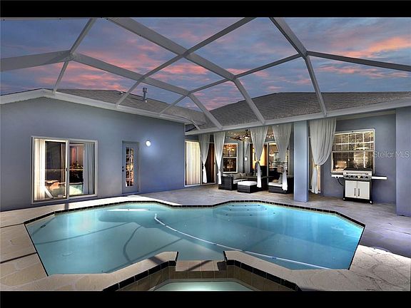 2nd image of 10446 Canary Isle Dr