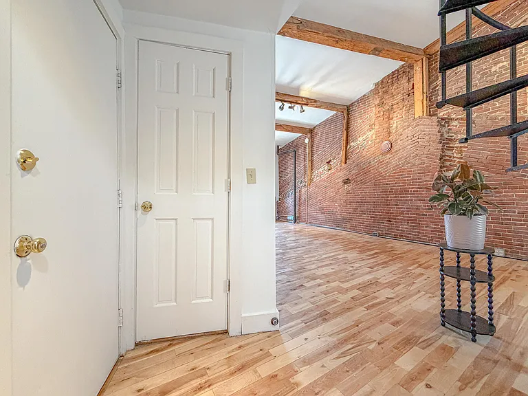 578 Congress St #3 — Photo 8