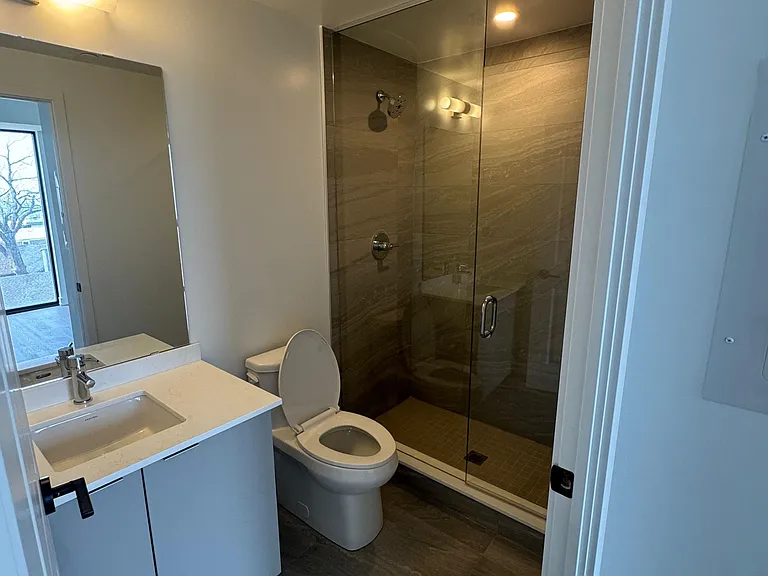 2075 Lakeshore Rd #311 — Photo 13