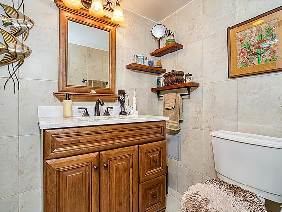 5th image of 2801 NE 183rd St APT 2014W