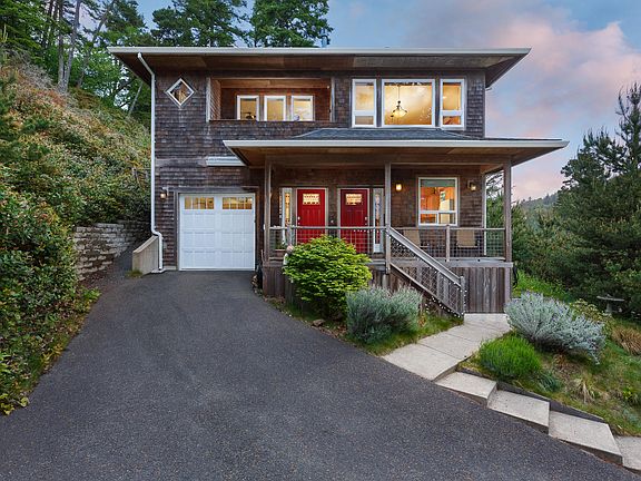 4th image of 32742 Cape Kiwanda Dr