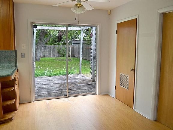5th image of 5203 Brookdale Ln